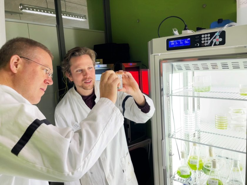 Project leader Tijs Ketelaar (left) and colleague Otto van der Linden